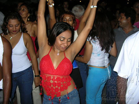 trini_revellers_2k6_launch-050