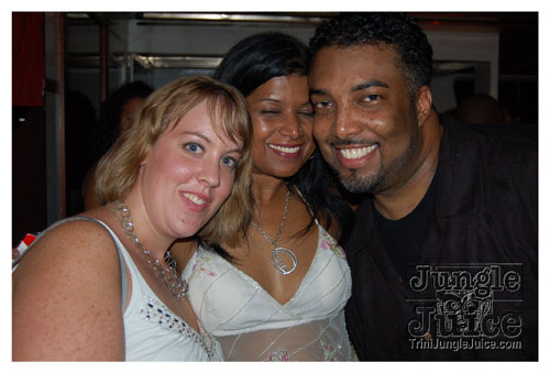 big_people_boatride_08-089