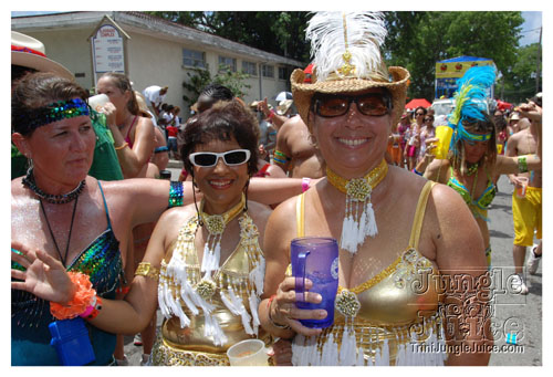 kadooment_day_2008_pt1-049