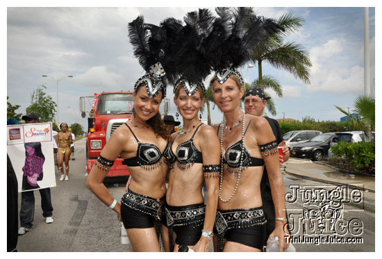 cayman_carnival_may09_pt1-046