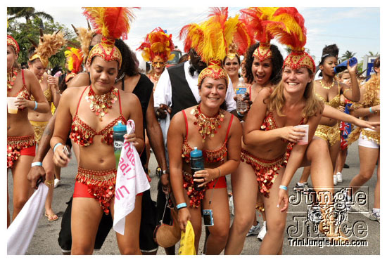 cayman_carnival_may09_pt1-076