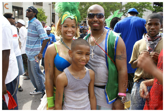 orlando_carnival_parade_2k9-071