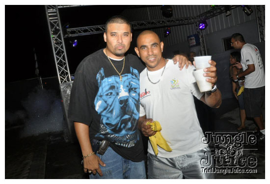 swankys_glow_foam_fete_apr30-043