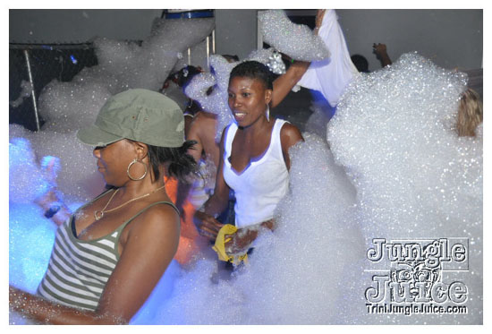 swankys_glow_foam_fete_apr30-145