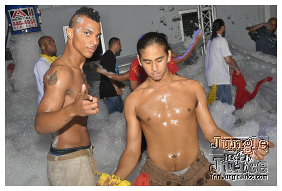 swankys_glow_foam_fete_apr30-153