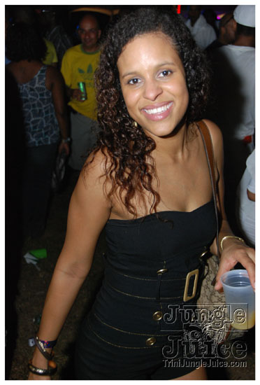 beach_house_carnival_2010_pt2-093