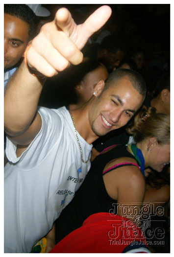 rave_miami_2010_oct9-084