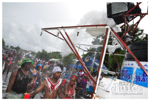 st_lucia_carnival_tuesday_2010_pt2-076