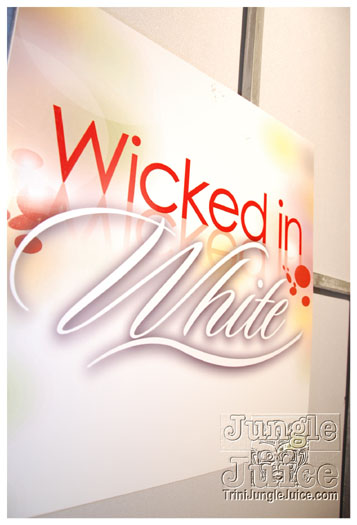 wicked_in_white_2010-042