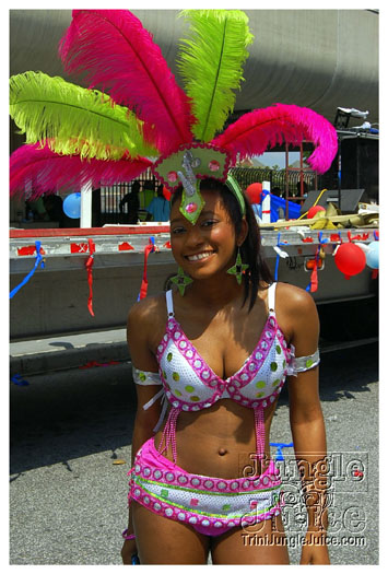 atl_carnival_parade_2011_part2-051