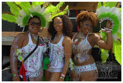 atl_carnival_parade_2011_part2-065