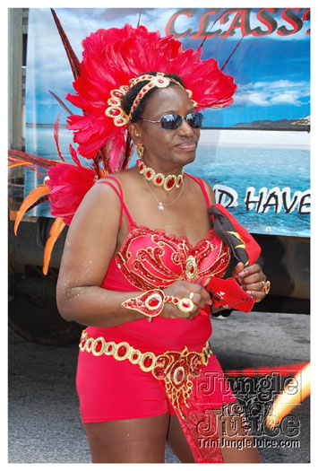 atl_carnival_parade_2011_part2-079