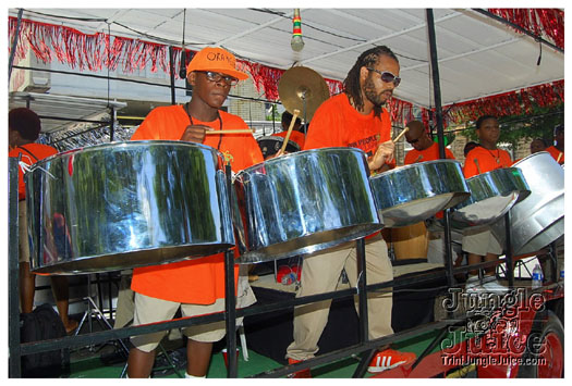 atl_carnival_parade_2011_part2-161