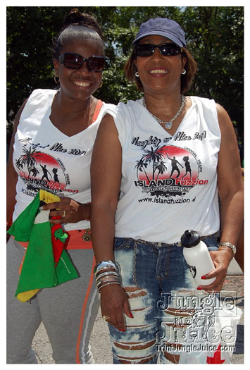 atl_carnival_parade_2011_part2-181