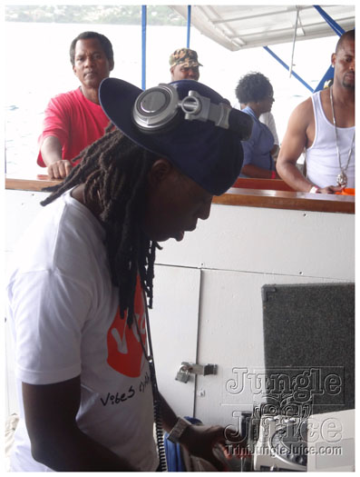 bikini_cruise_party_boat_2011-033