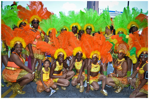 atl_carnival_parade_2012_pt1-035