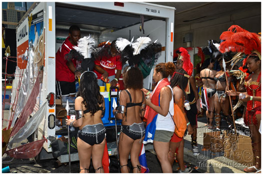 atl_carnival_parade_2012_pt1-040