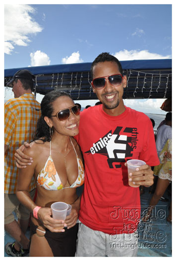 booze_cruise_2010_pt2-064