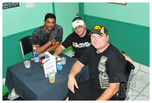 boat_lime_rum_point_cayman_extras_2011-051
